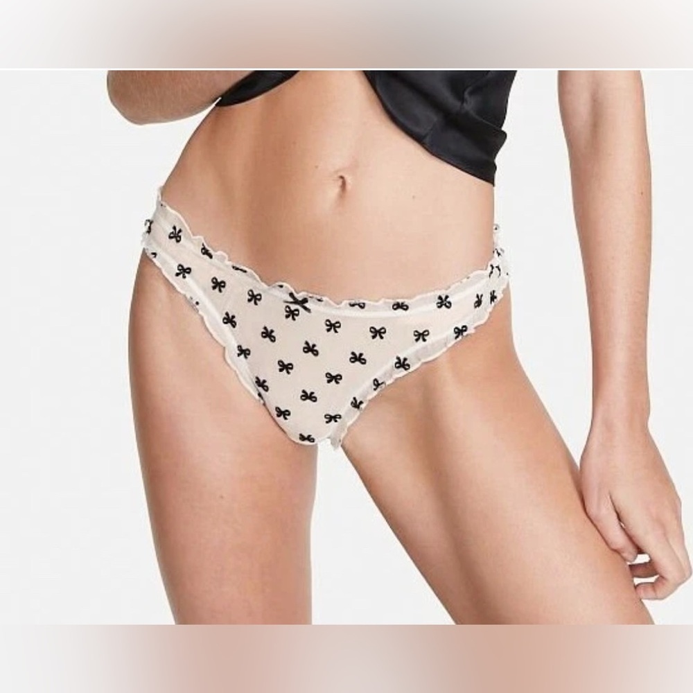 Victoria’s Secret Dream Angels Thong Large White Ruffle Mesh Black Bows NWT